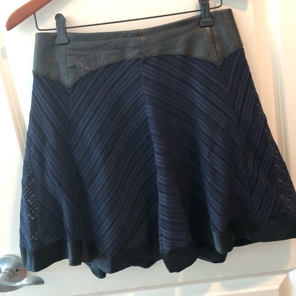 Rag & Bone Black And Navy Mini Skirt Size 2 - Picture 2 of 16